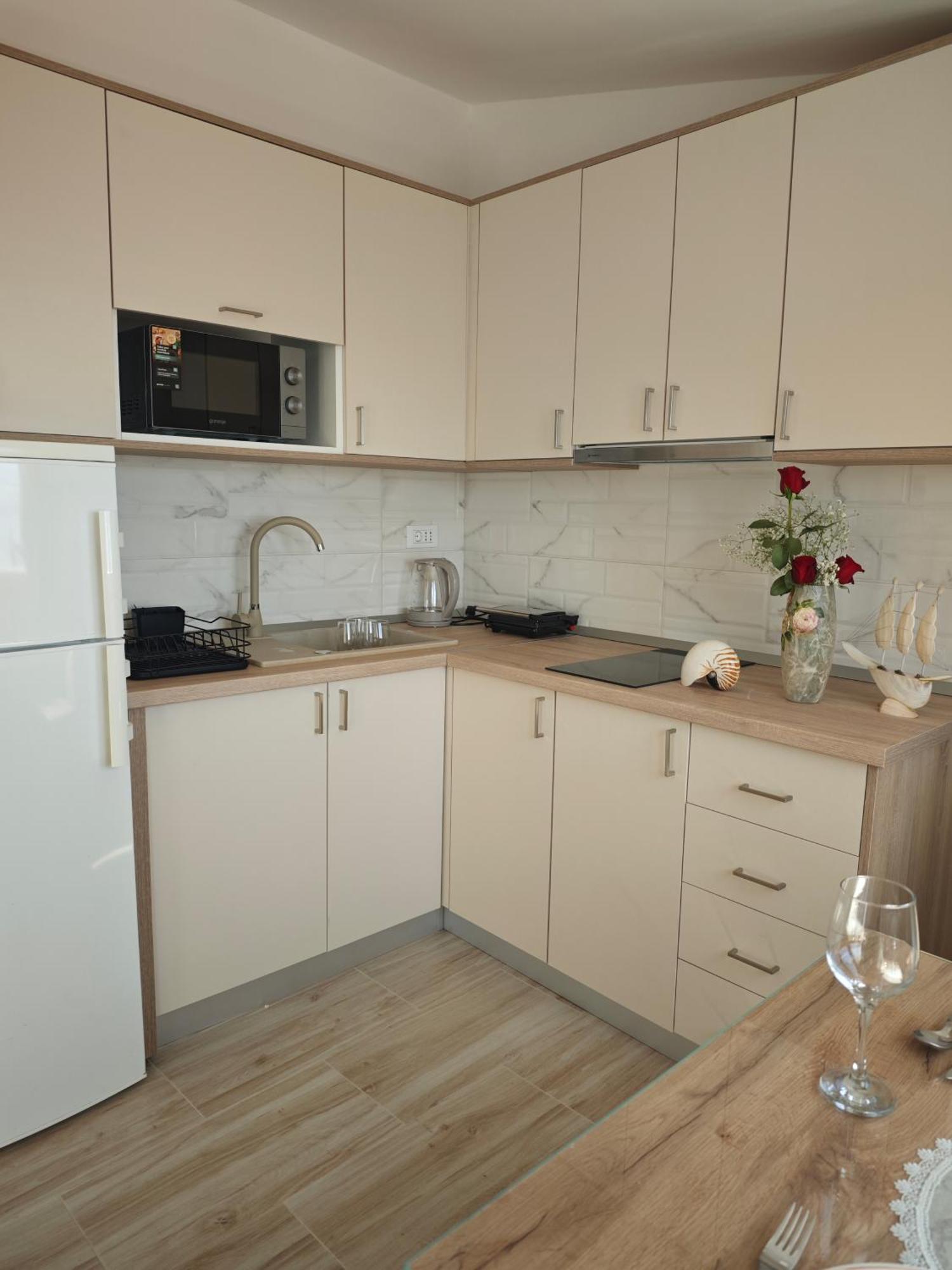 Apartment Topic Baska Voda Bagian luar foto