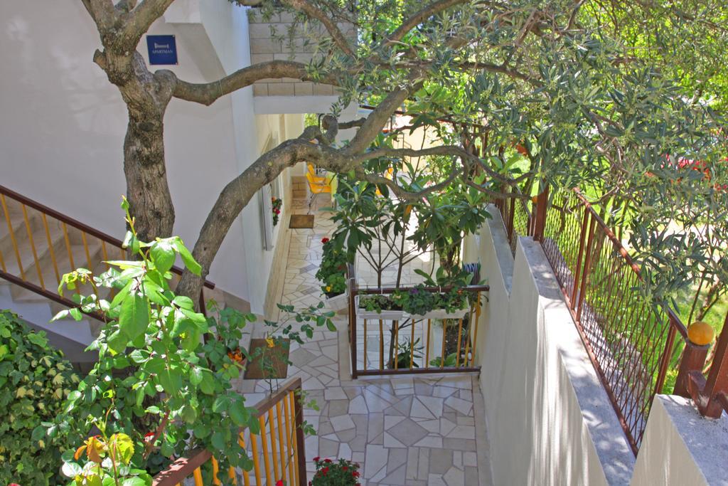 Apartment Topic Baska Voda Bagian luar foto