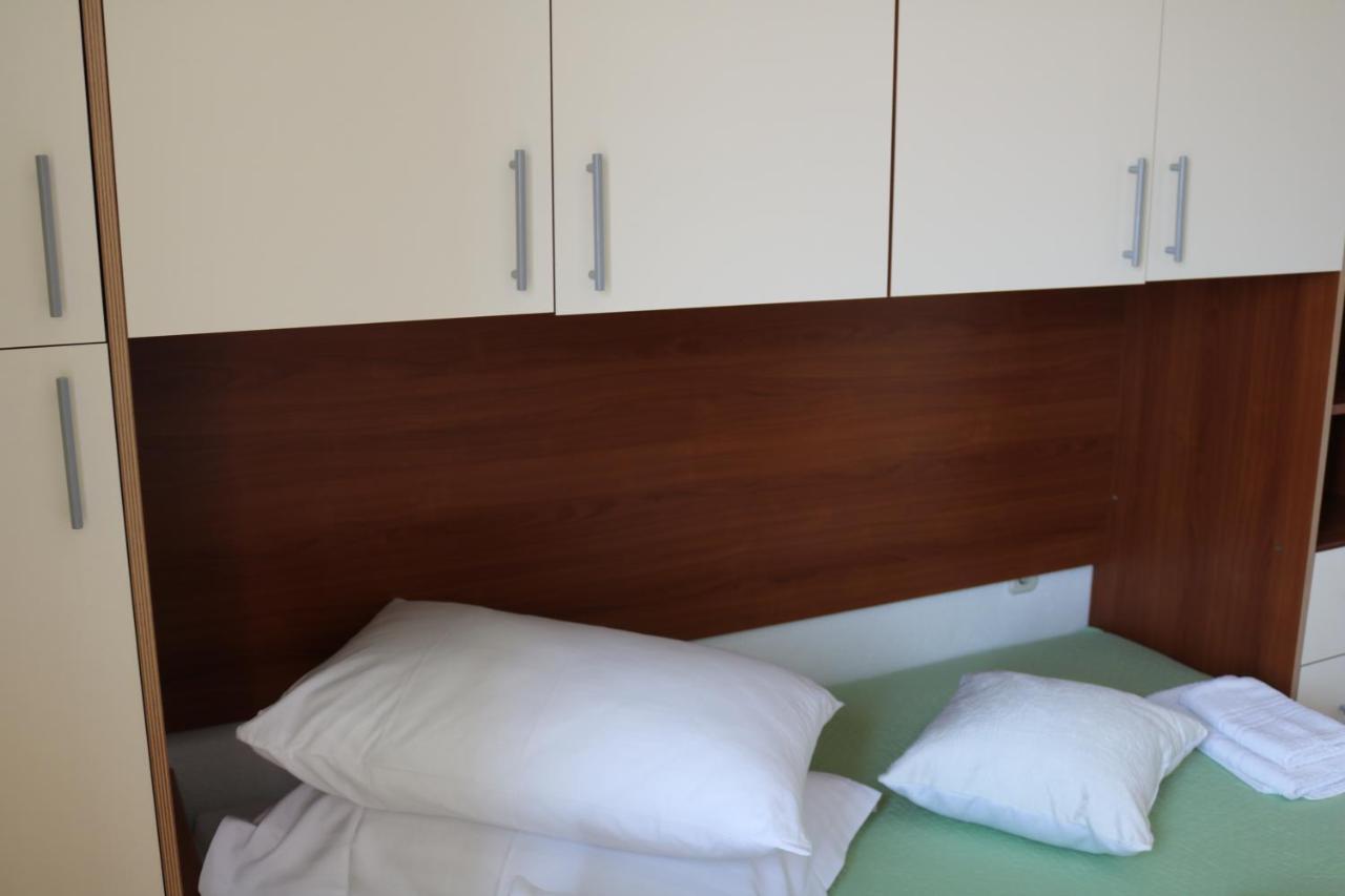 Apartment Topic Baska Voda Bagian luar foto